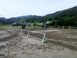 雨上がり乗馬